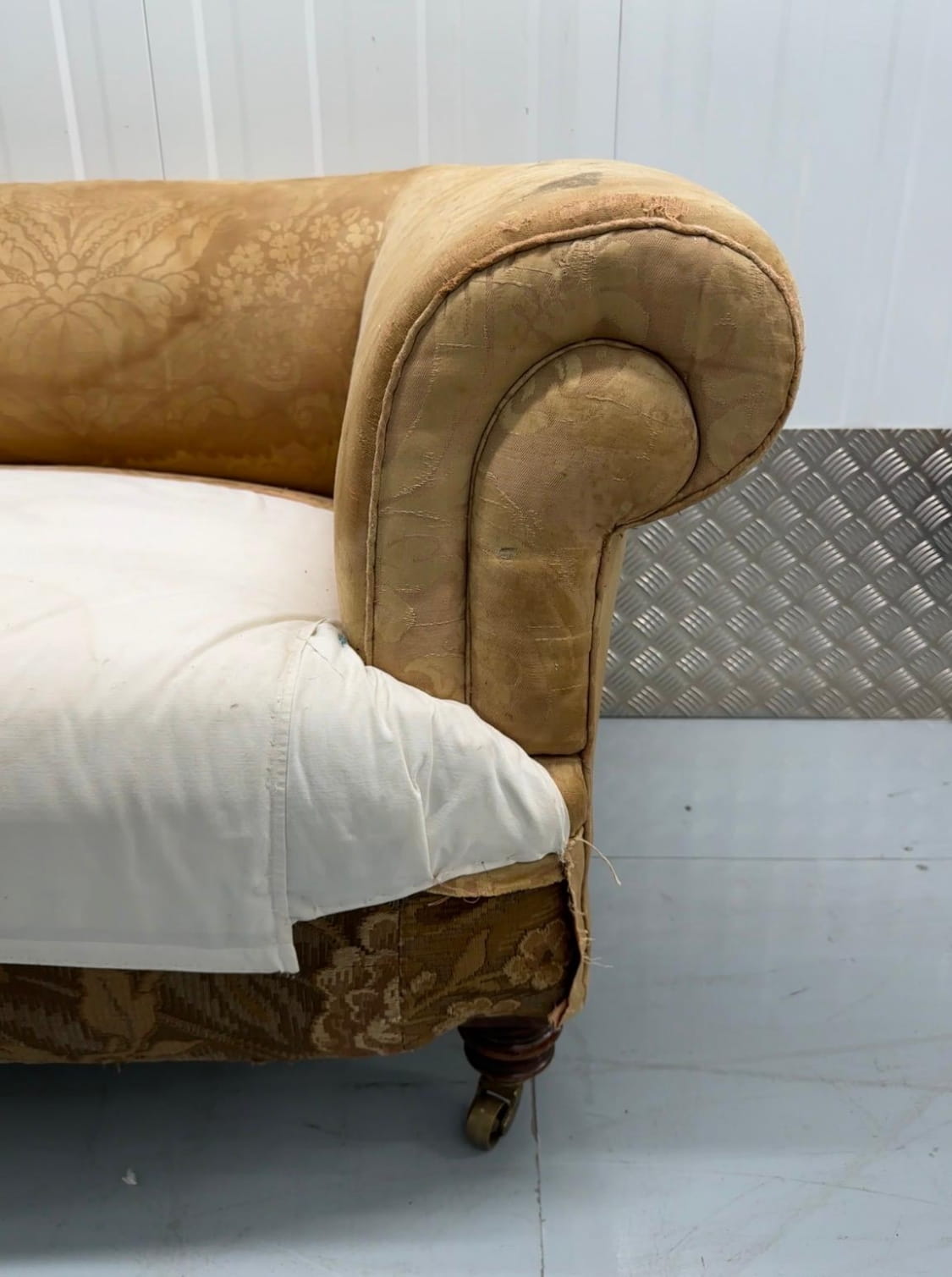 Chesterfield sofa for reupholstery 02