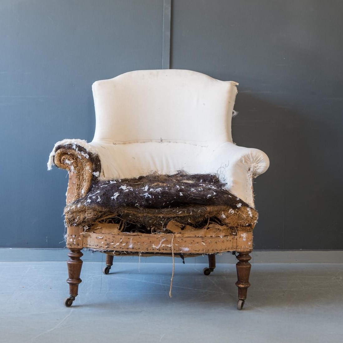 Napoleon split back chair 01 – square