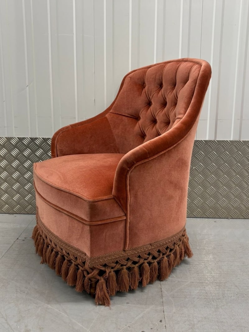 Vintage button backed chair for reupholstery 03 crop